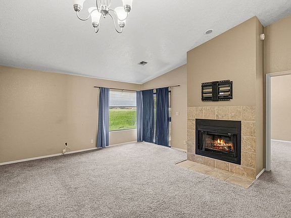 3rd image of 631 Ridge Rim Way