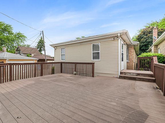 4th image of 3860 N Oketo Ave