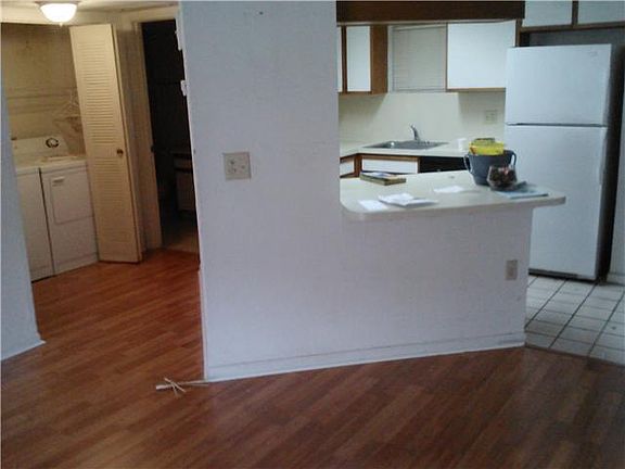 4th image of 8235 Lake Dr APT 102