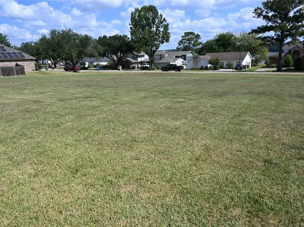Na East Shore Dr, Willis, TX 77318