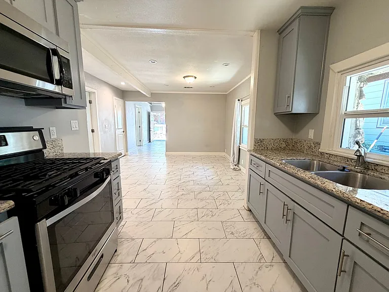3056 Crescent Way — Photo 7