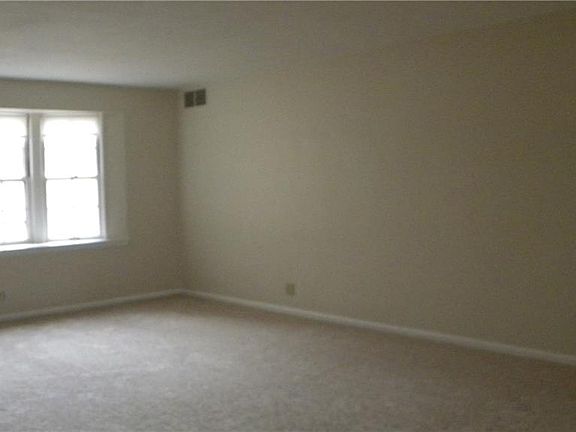 4th image of 13600 Shaker Blvd APT 304
