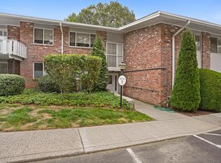 56 Southport Woods Dr UNIT 56, Southport, CT 06890