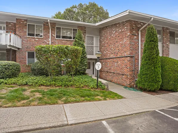 56 Southport Woods Drive #56, Fairfield, CT 06890