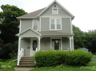 322 S 8th St, Monmouth, IL 61462