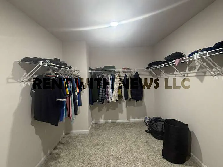 713 Riguard Way — Photo 25
