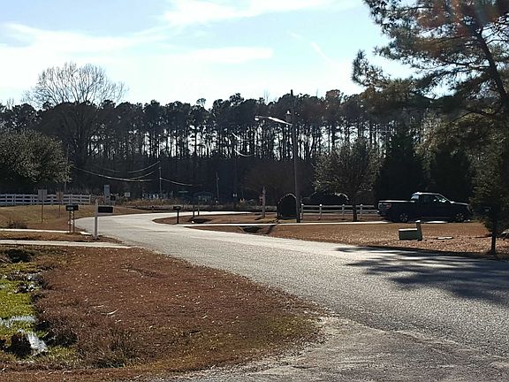 5th image of 105 Steeplechase Dr