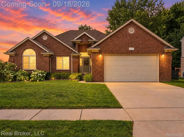 51301 Brushford Dr, Chesterfield, MI 48047