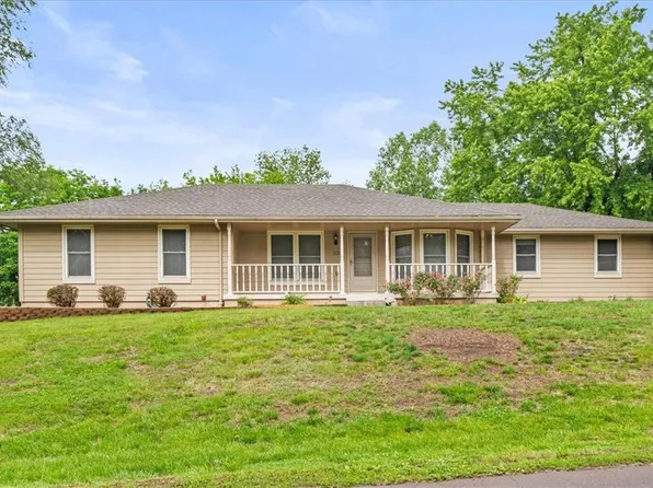102 N Harrison St, Freeman, MO 64746