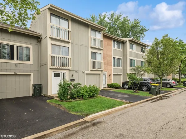 813 Shawnee Trl, Roselle, IL 60172