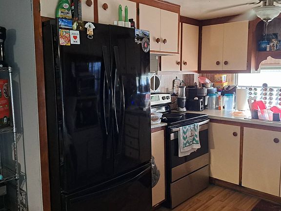 2nd image of 318 Albion Ave