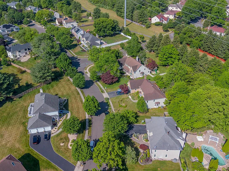 61 Amherst Way — Photo 62