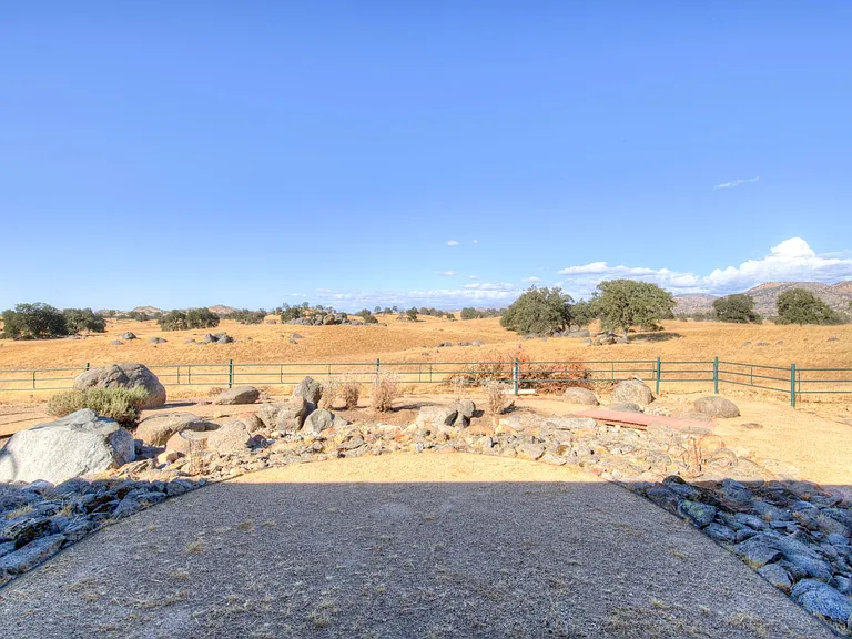 19580 Watts Valley Rd — Photo 10