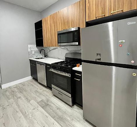 3rd image of 400 Baldwin Ave #A