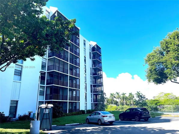 3475 N Country Club Dr APT 716, Aventura, FL 33180