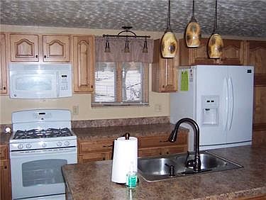 3rd image of 2028 Suzanne Dr