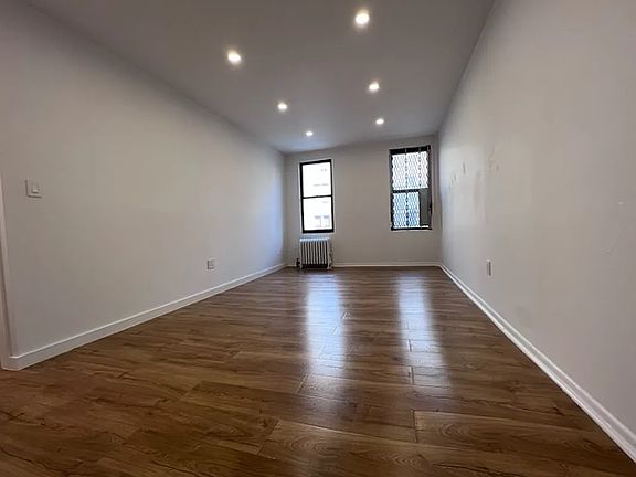 3rd image of 712 W 175th St APT 2A