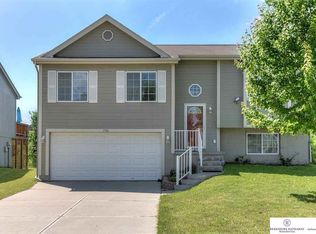 7318 N 76th St, Omaha, NE 68122