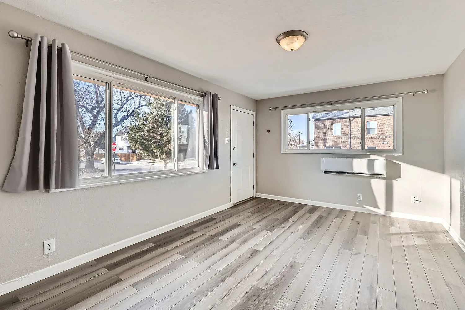3 bed, 1030 sqft, $2,300 — Photo 3