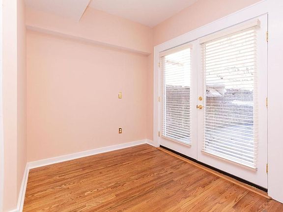 5th image of 107 S Main St #109