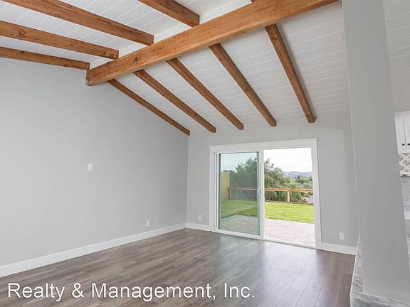 4th image of 23612 Balmoral Ln