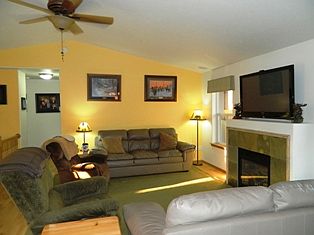 4th image of 415 Evergreen Ct