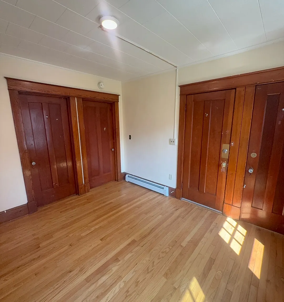 10 Hungerford Terrace - #1B — Photo 4