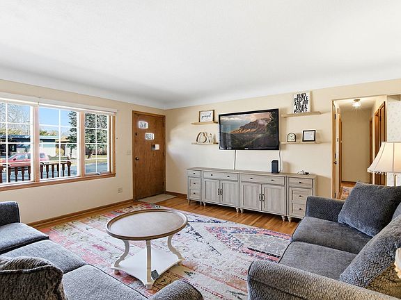 5th image of 909 14th St W