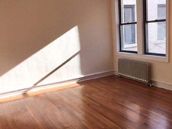 3rd image of 350 W 55th St APT 7C