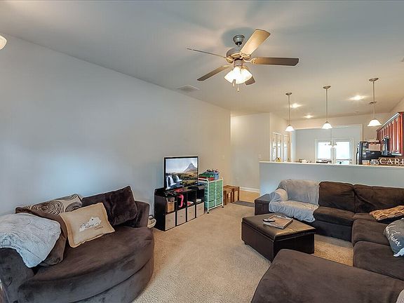 4th image of 1468 Day Lily Dr