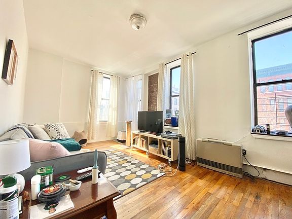 5th image of 305 Throop Ave APT 2F