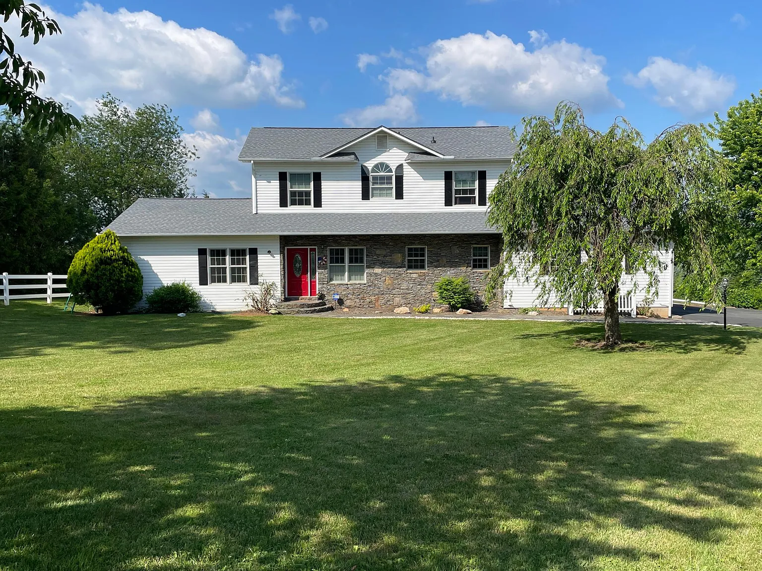 260 Severts Ln — Photo 1