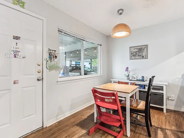 2306 Barton Skyway — Photo 3
