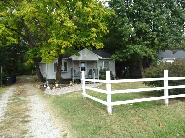111 Englewood Dr, Archdale, NC 27263