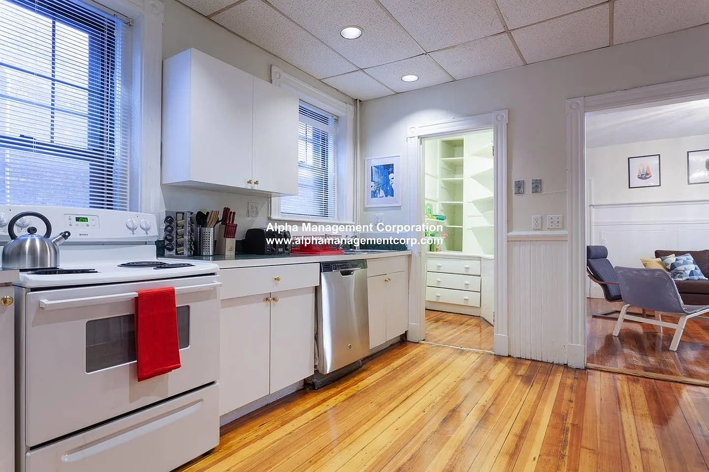 5 bed, 2100 sqft, $6,200 — Photo 2