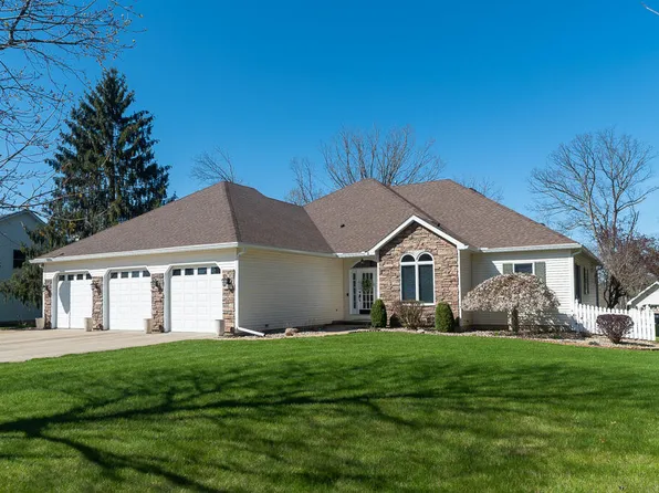 11061 Village Ln, Clinton, MI 49236