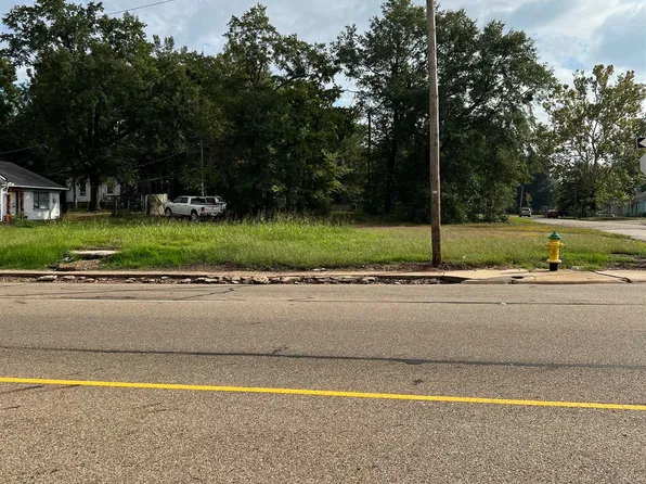 1321 W 7th St, Texarkana, TX 75501