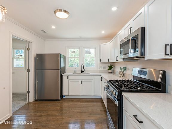 3rd image of 308 Somonauk St
