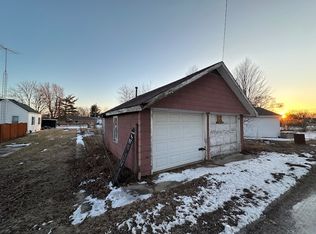 213 Waverly St, Essex, IL 60935