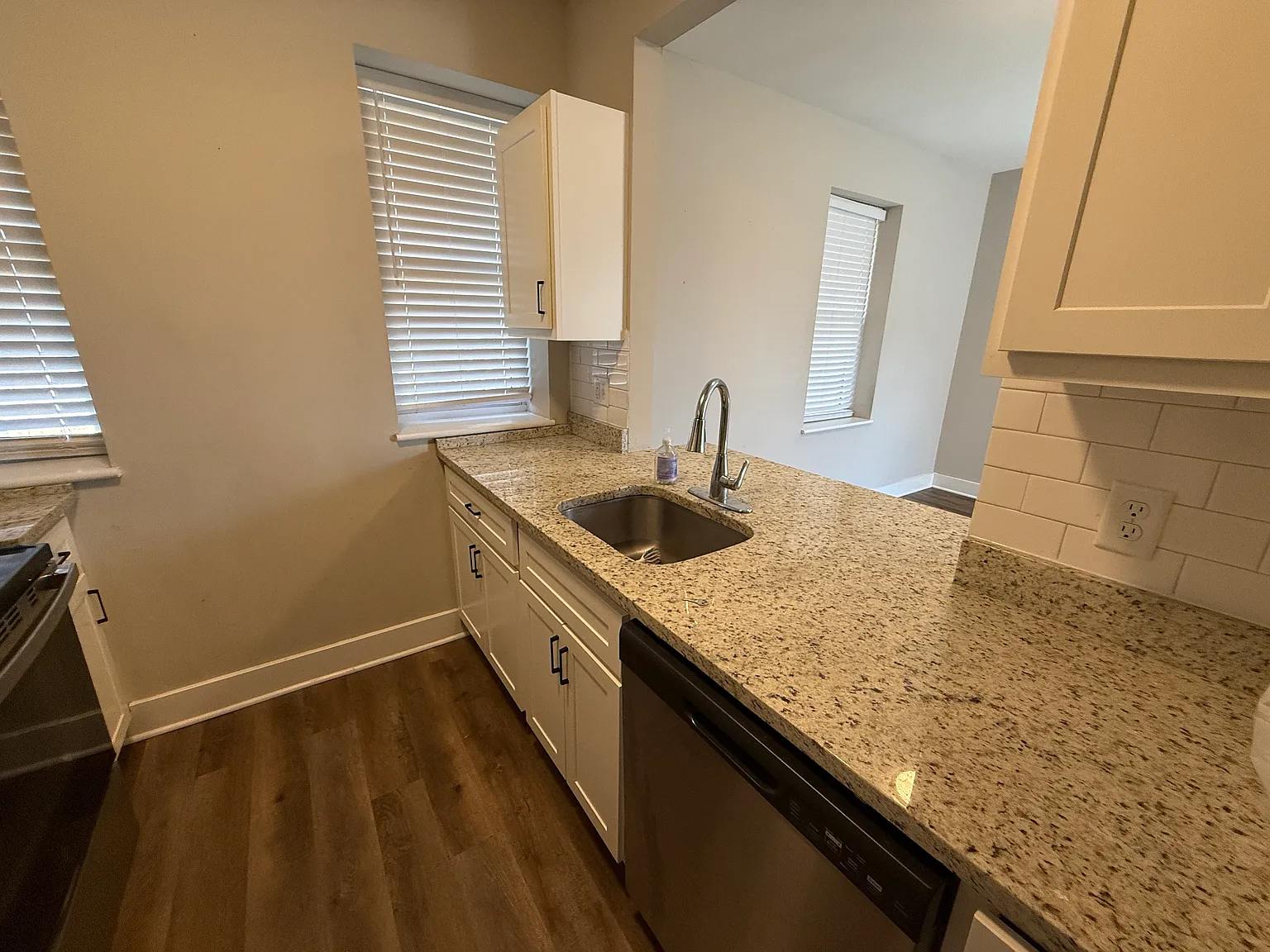 2 bed, 900 sqft, $1,195 — Photo 3