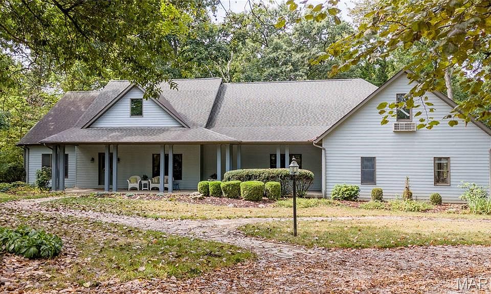1st image of 2809 Spring Dr