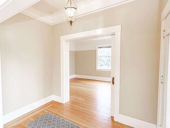 3rd image of 603 E 15th St