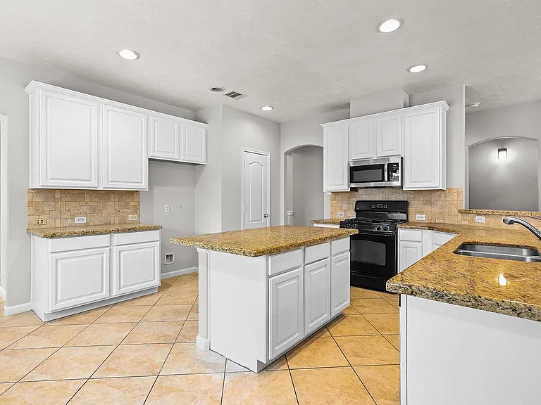 25910 N Lakefair Dr — Photo 8