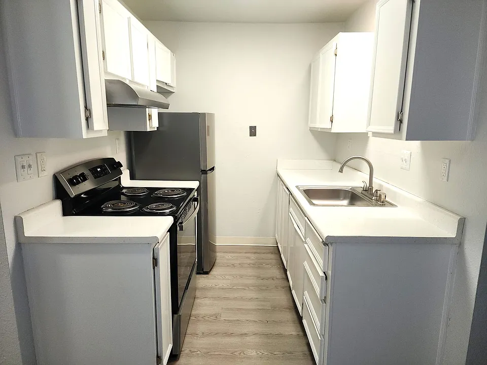 Kent Riviera Apartments