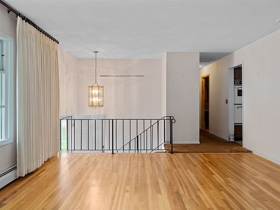 5th image of 608 E Benita Blvd