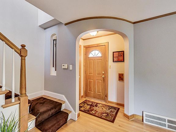 4th image of 1242 Kemman Ave