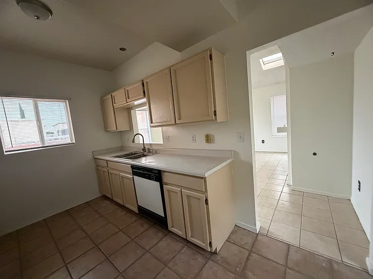 344 Bartlett Dr #E — Photo 9