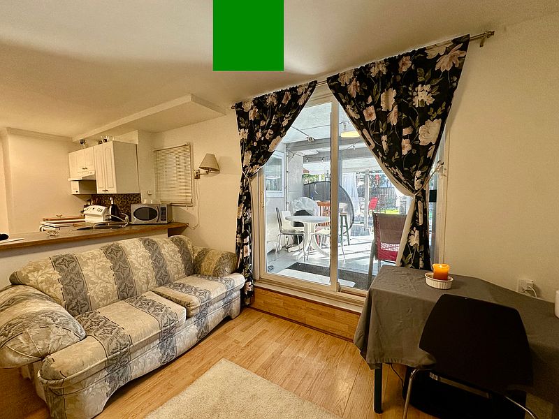 Surrey House for rent - 2 Bedrooms — photo 12