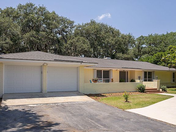 2nd image of 6 Country Club Drive