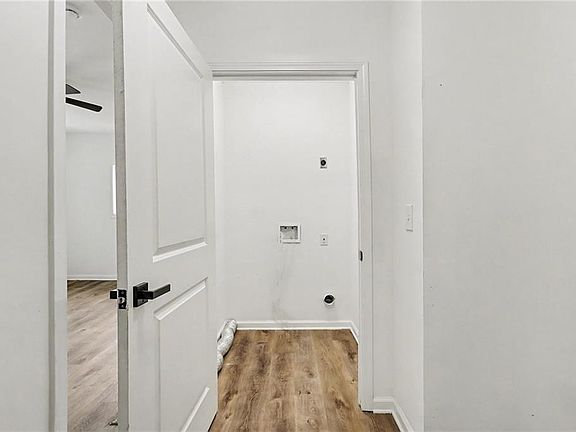 5th image of 951 Reed Ave